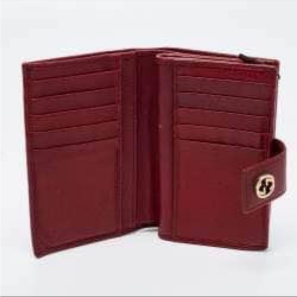 AUTHENTIC Gucci Wallet ! Real leather , Price negotiable - Picture 7 of 8